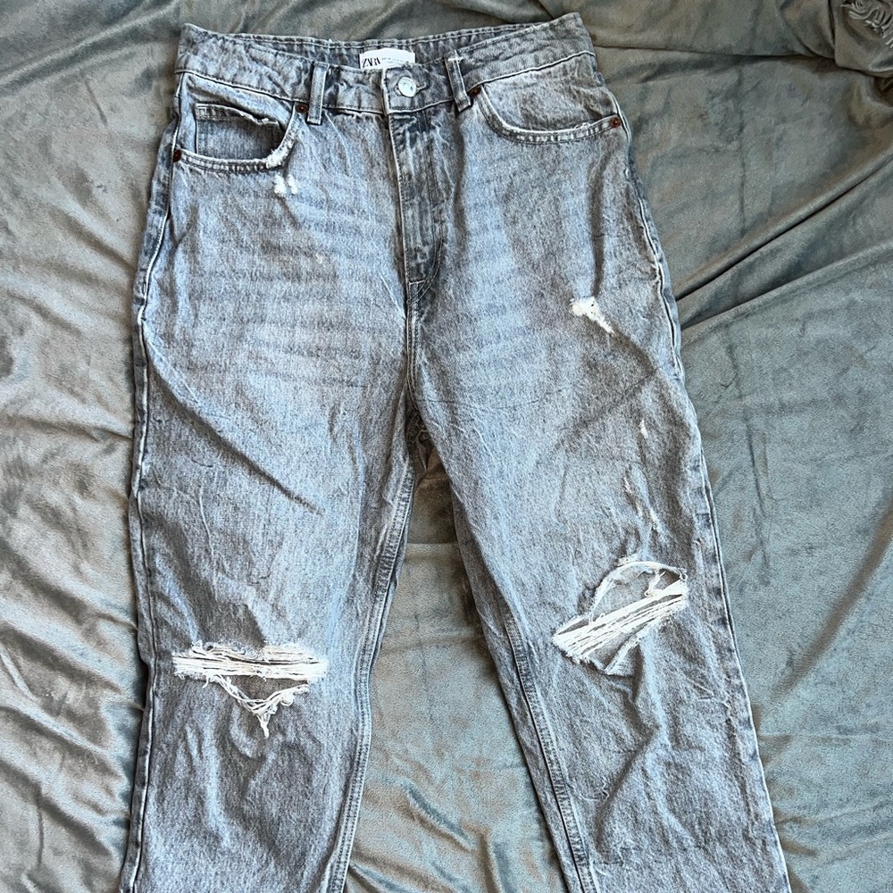 Zara Trf Ripped Mom Fit Jeans